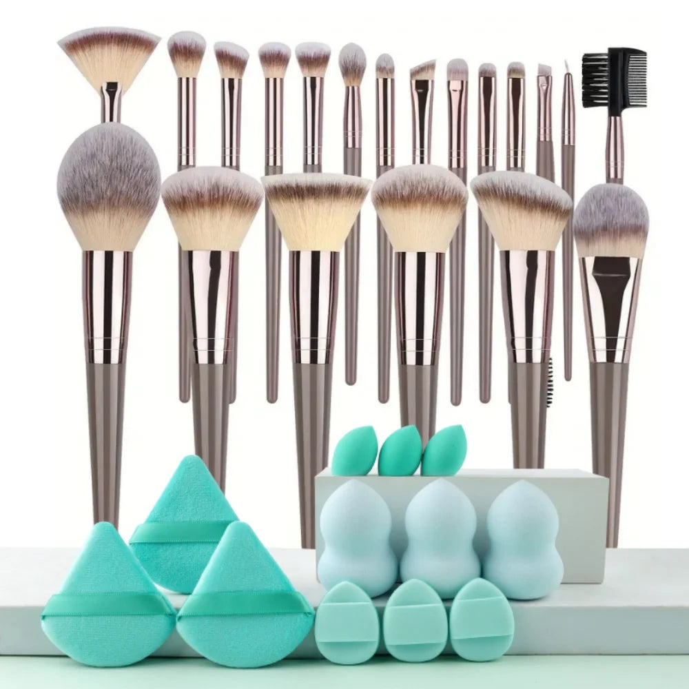 Professional Makeup Brush Set — Soft Fluffy Brushes for Foundation, Eyeshadow & Blush